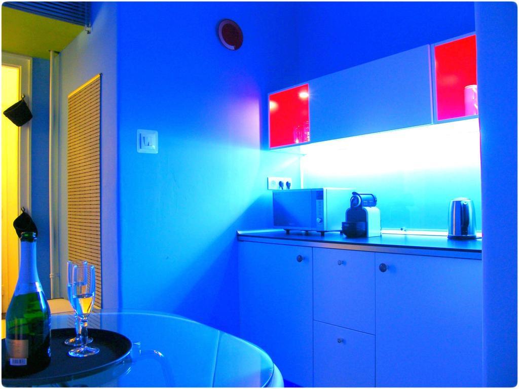 My First Apartment Budapest Room photo