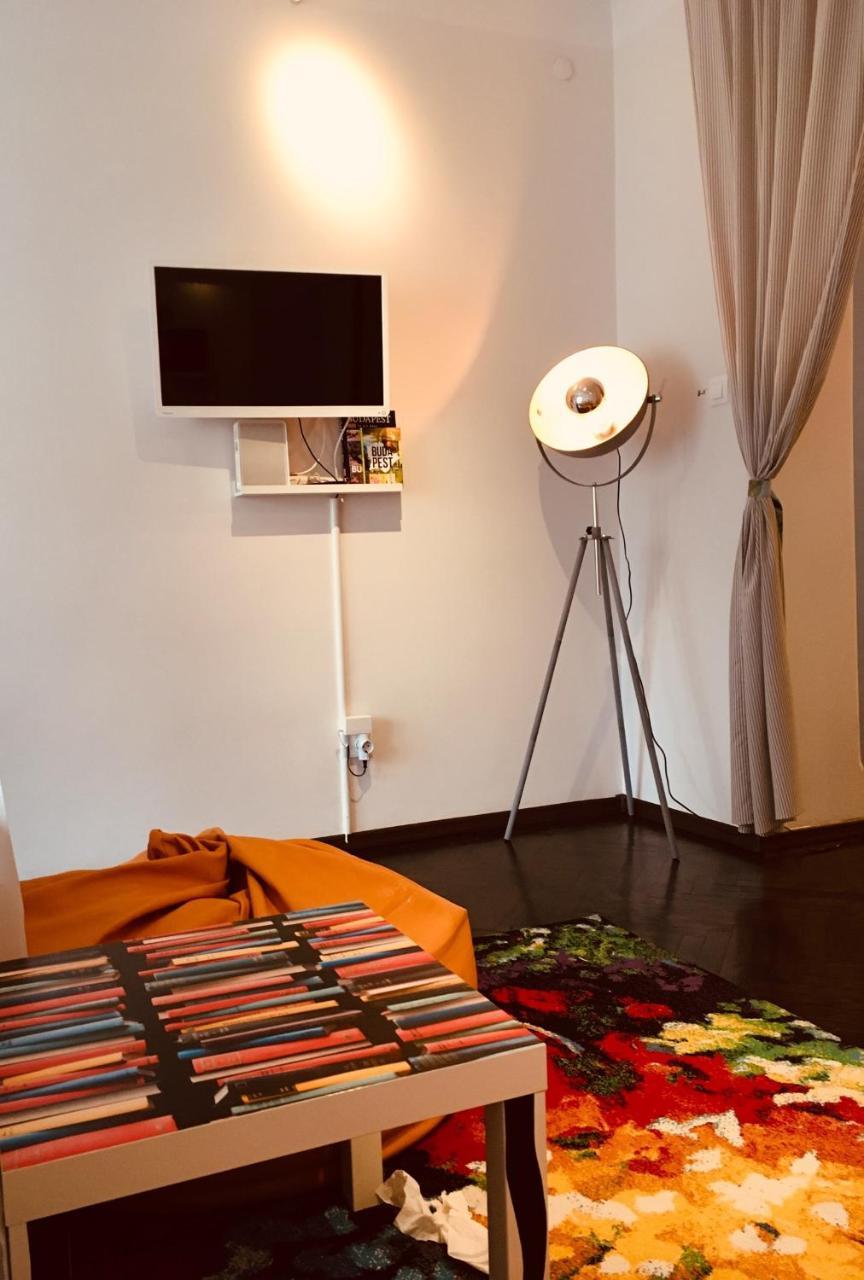 My First Apartment Budapest Exterior photo